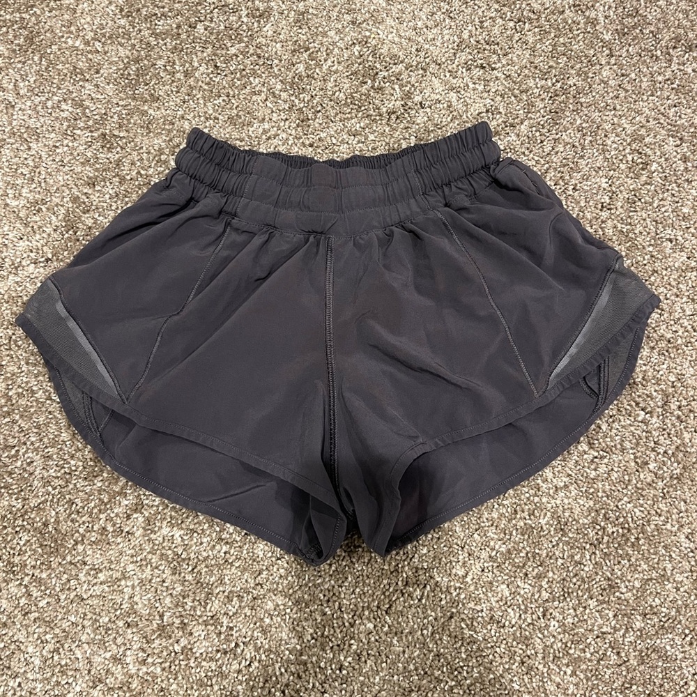 Lululemon Hotty Hot Low-Rise Lined Short in Grey. Size 2, length 2.5”